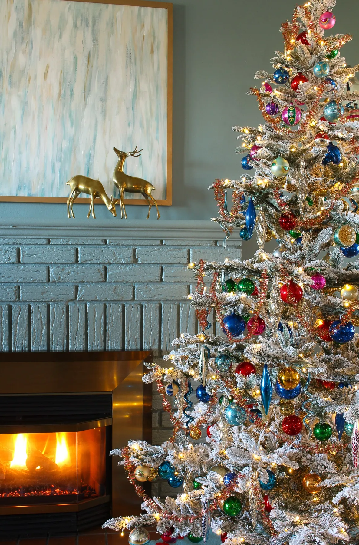 Vintage Art Glass Holiday Christmas Tree with Multicolor Ornaments