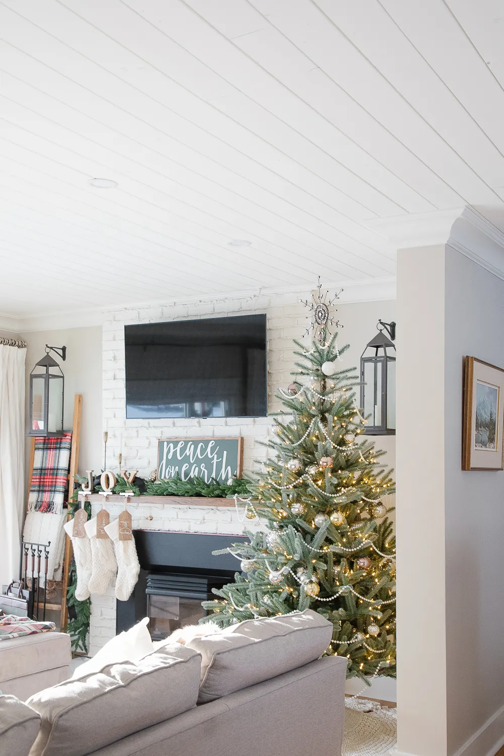 Vintage Inspired Christmas Tree - Making it in the Mountains