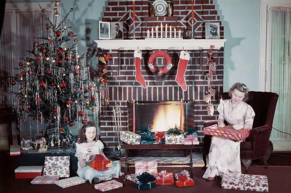 Vintage pictures of the holidays from decades past | loveproperty.com