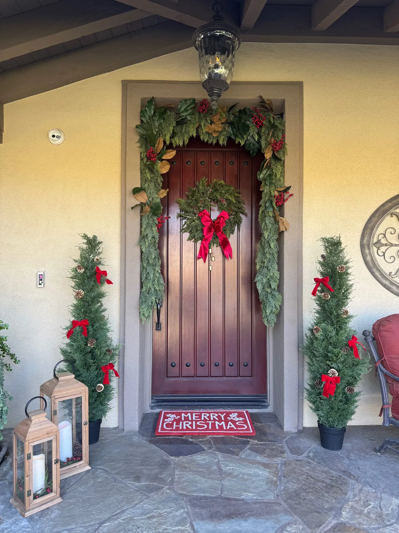 When to Book Holiday Decorating in Orange County | 2026