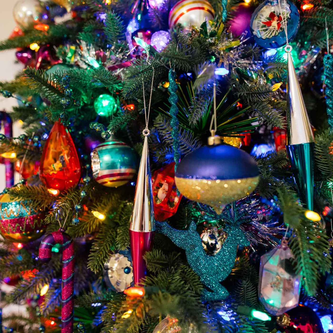 Where to Buy Chic Christmas Ornaments and Tree Toppers | Apartment Therapy