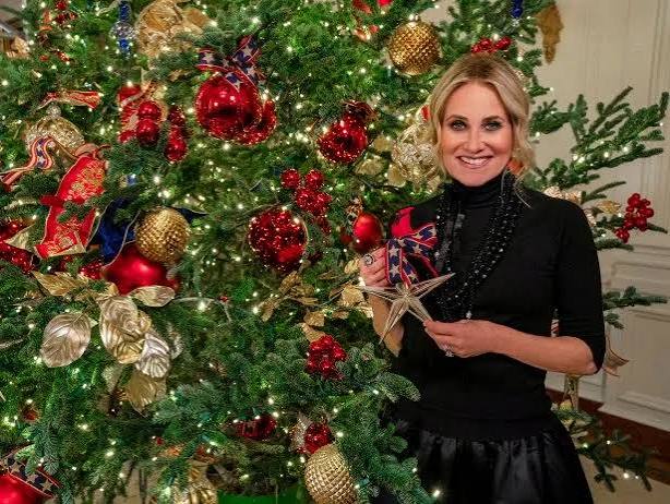 White House Christmas Tour 2019 | HGTV