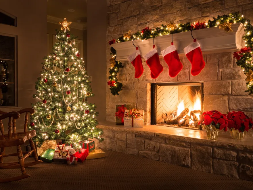 Wondering when to take down holiday decorations? Here's some advice | WVTF