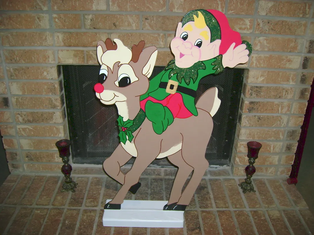 Wood Reindeer - Christmas Holiday Yard Art -
