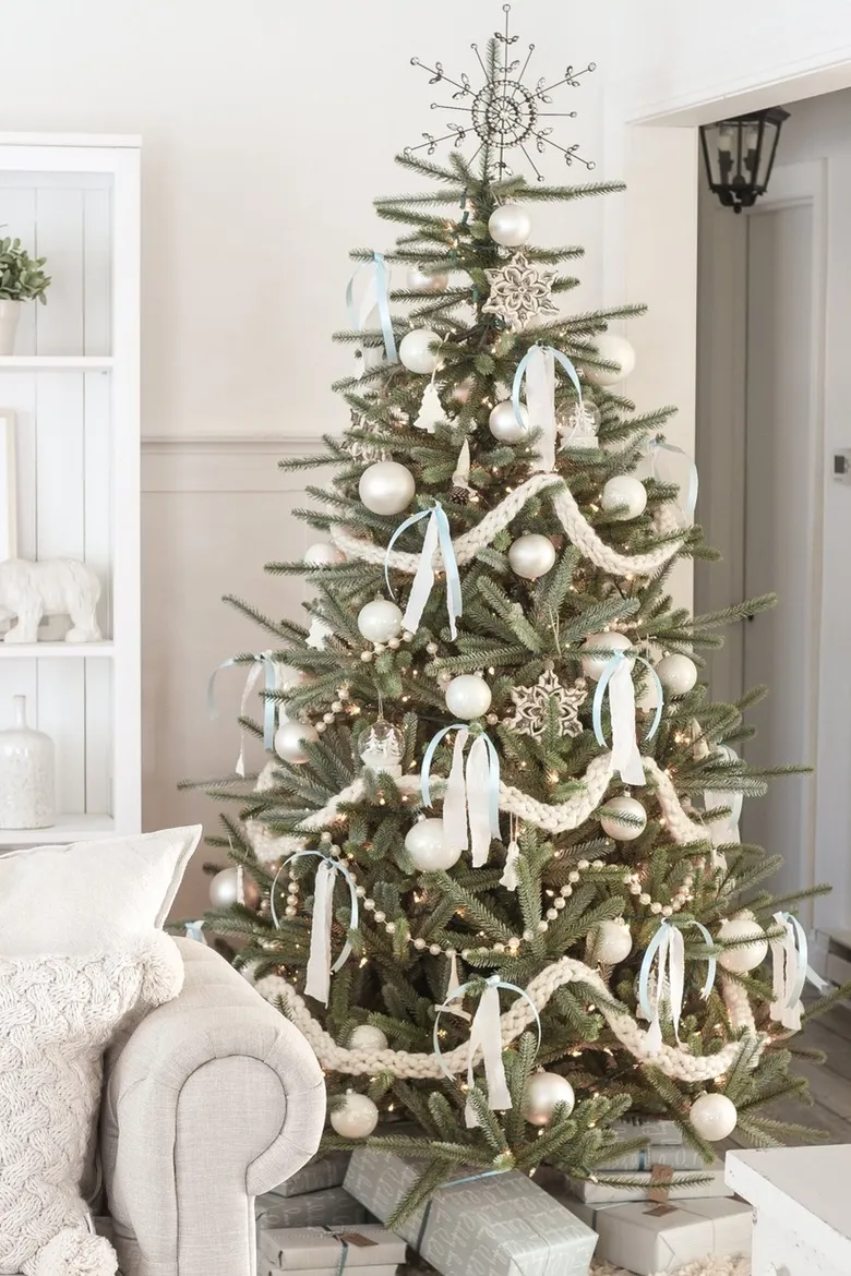 You Really Can't Top These Christmas Tree Topper Ideas